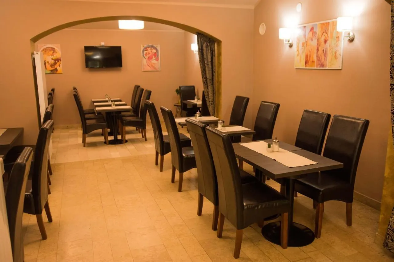 Alfons Apartments Прага Чехия