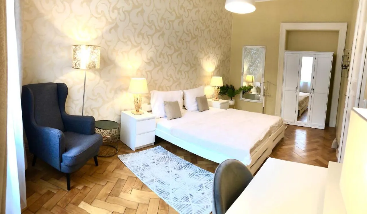 Alfons Apartments Прага