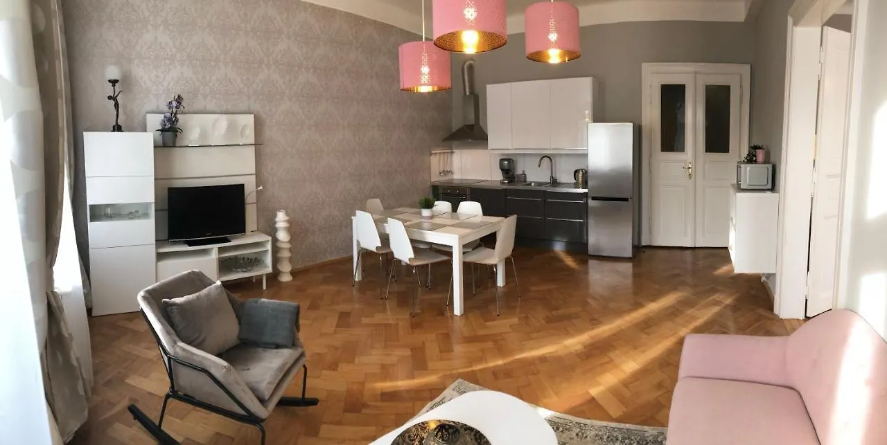 Alfons Apartments Прага