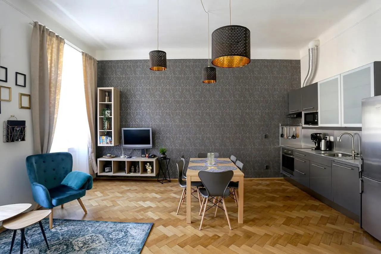 Alfons Apartments Прага